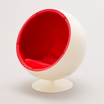 EERO AARNIO, A miniature, 'Ball chair',  Vitra Design Museum.