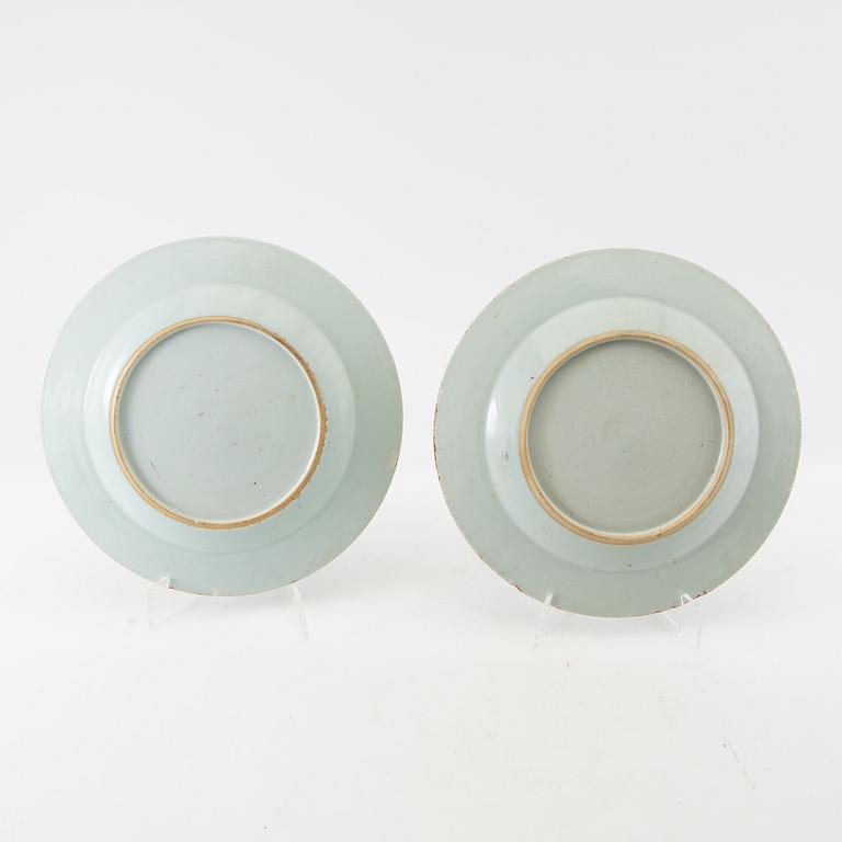 A group lot of six Chinese Export dishes, Qing dynasty, 18th century.