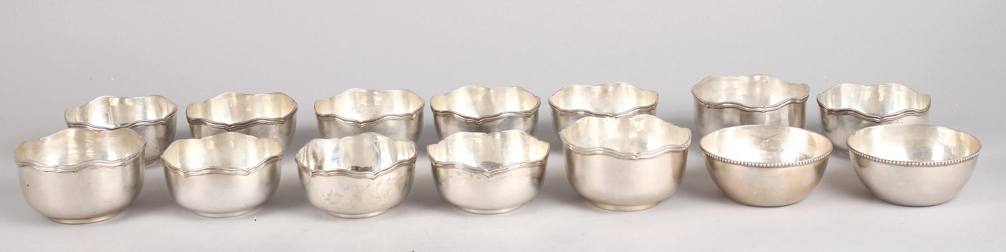 SKÅLAR, 12+2. Silver, portugisiska stämplar. Tot 1999gr.