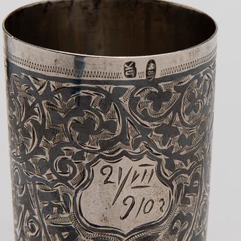 BÄGARE 2 ST OCH SALTKAR, silver, Ryssland, Kaukasus och Moskva 1800-tal.