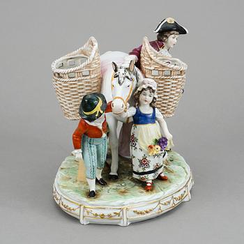 FIGURIN, porslin, Capodimonte, 1900-talets första hälft.