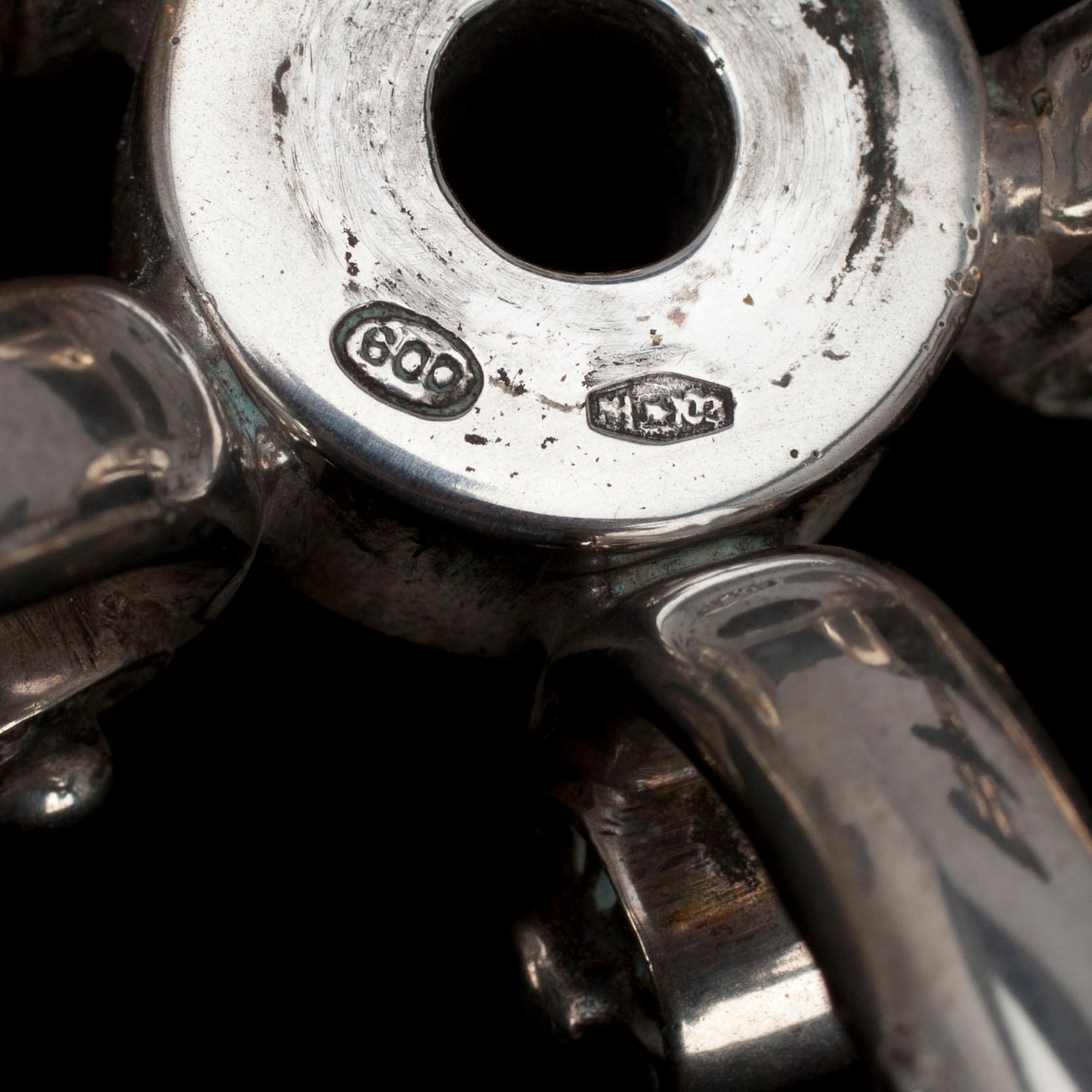 A PAIR OF CAHANDALIERS.