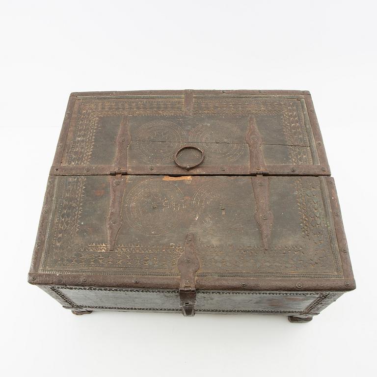 Casket Baroque style 19th century or earlier.