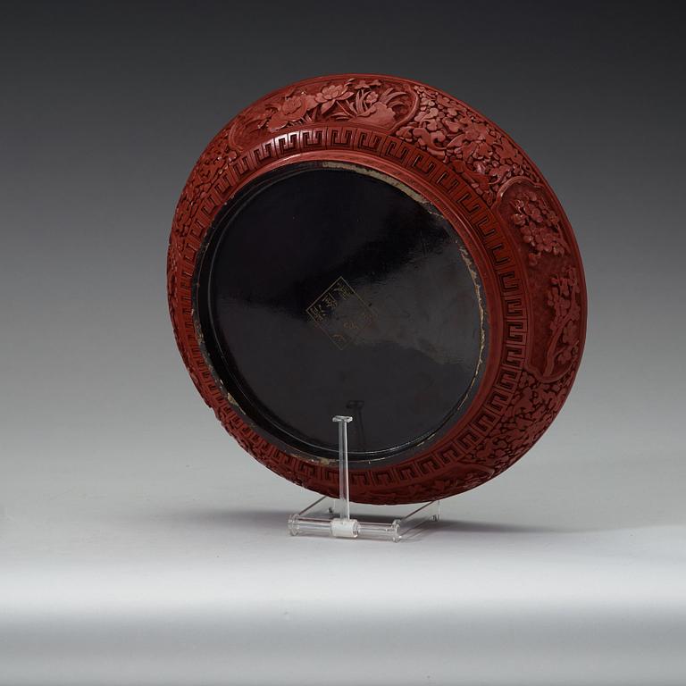 A large lacquer box with cover, Qing dynasty, with Qianlongs mark.