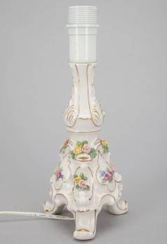 BORDSLAMPA, porslin, Dresden, rokokostil, 1900-tal.