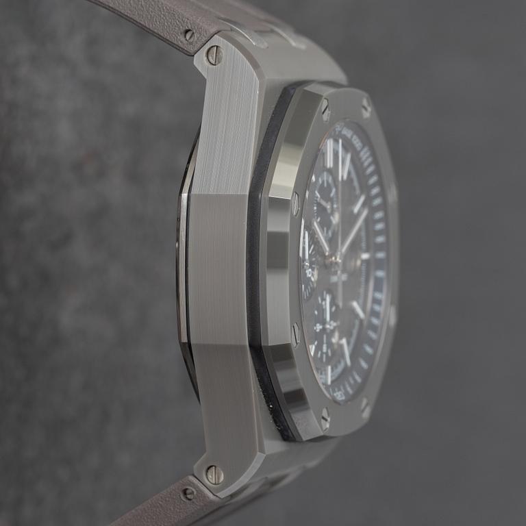 Audemars Piguet, Royal Oak Offshore, "Grey Ceramic", chronograph, ca 2019.