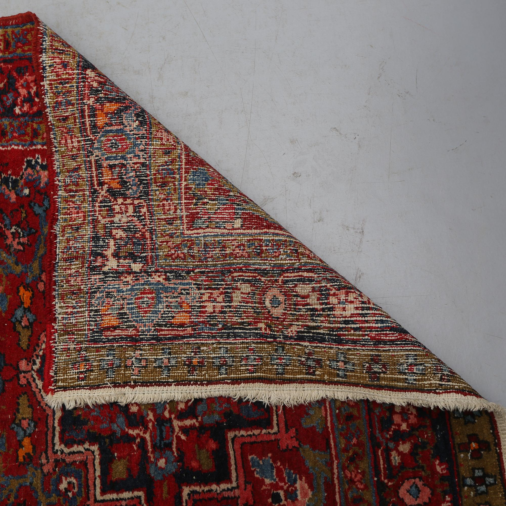 GALLERIMATTA, Iran, old/semiantik, bär datering och signatur, 440 x 122 cm.
