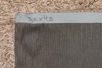 Matta tuftad, Limited Edition, ca 430 x 348 cm.