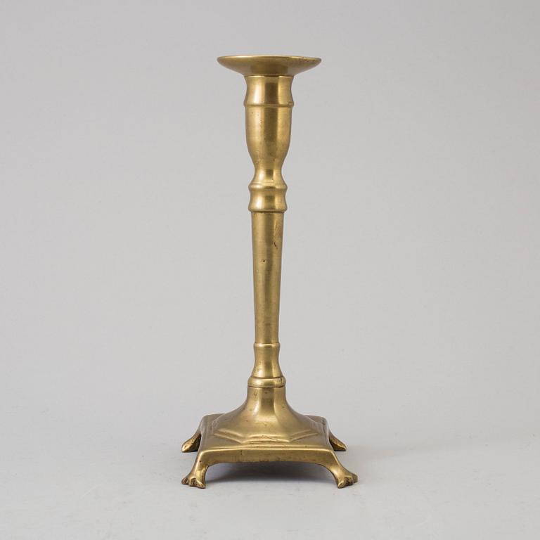 A BRONZE CANDLESTICK, 17th/18th century.