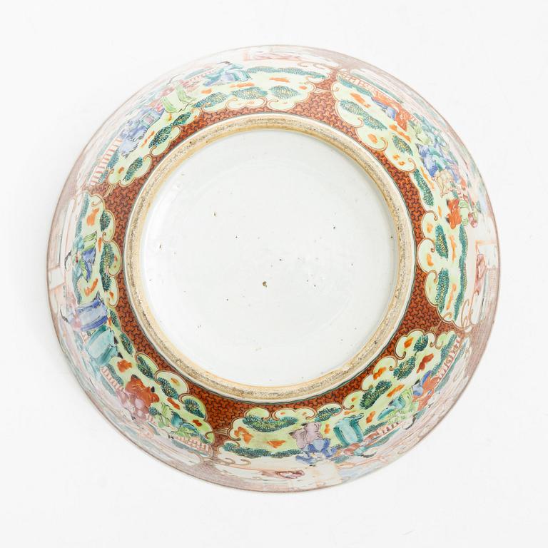 A famille rose punch bowl, Qing dynasty, 19th century.