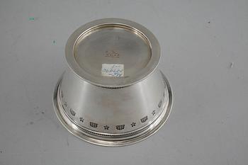 A silver bowl by Wiwen Nilsson, Lund, 1941, weight 384 g.