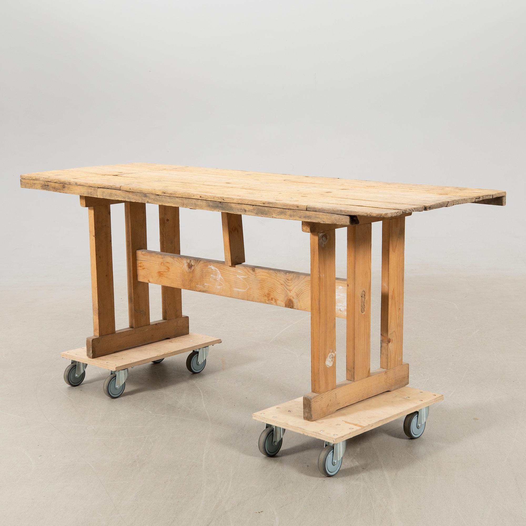 Table/Sideboard first half of the 20th century.