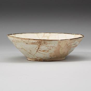 A BOWL. Pottery. Nishapur, Iran 9th-10th century. Diameter 25,5 cm.