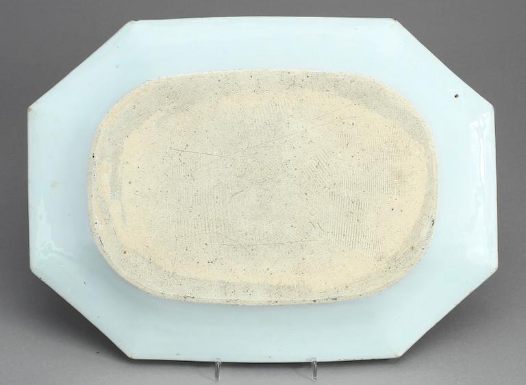 STEKFAT, porslin, Kina, Qianlong (1736-1795).