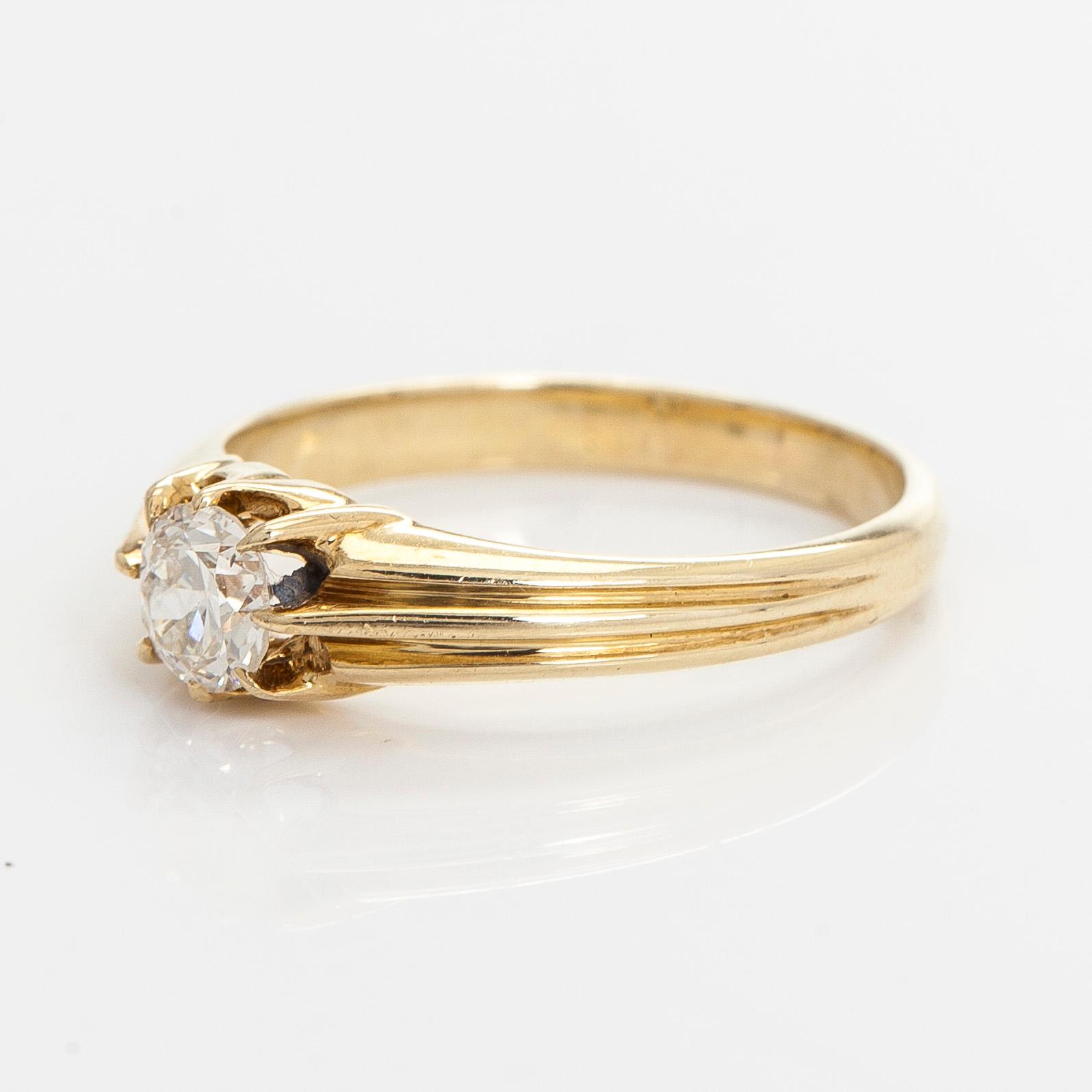 Sormus, vanhahiottu timantti, 14K (56) kultaa, St Petersburg 1908–1926.