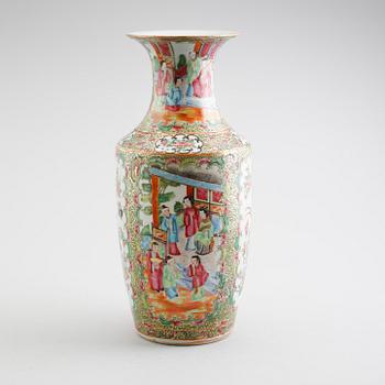 VAS, porslin, Kina, Kanton, 1800-talets mitt.