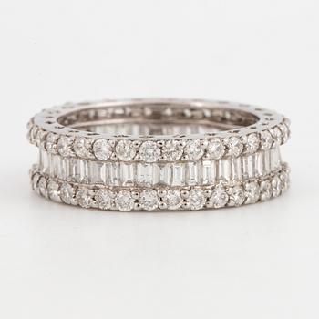 Baguette and brilliant-cut diamond band ring.