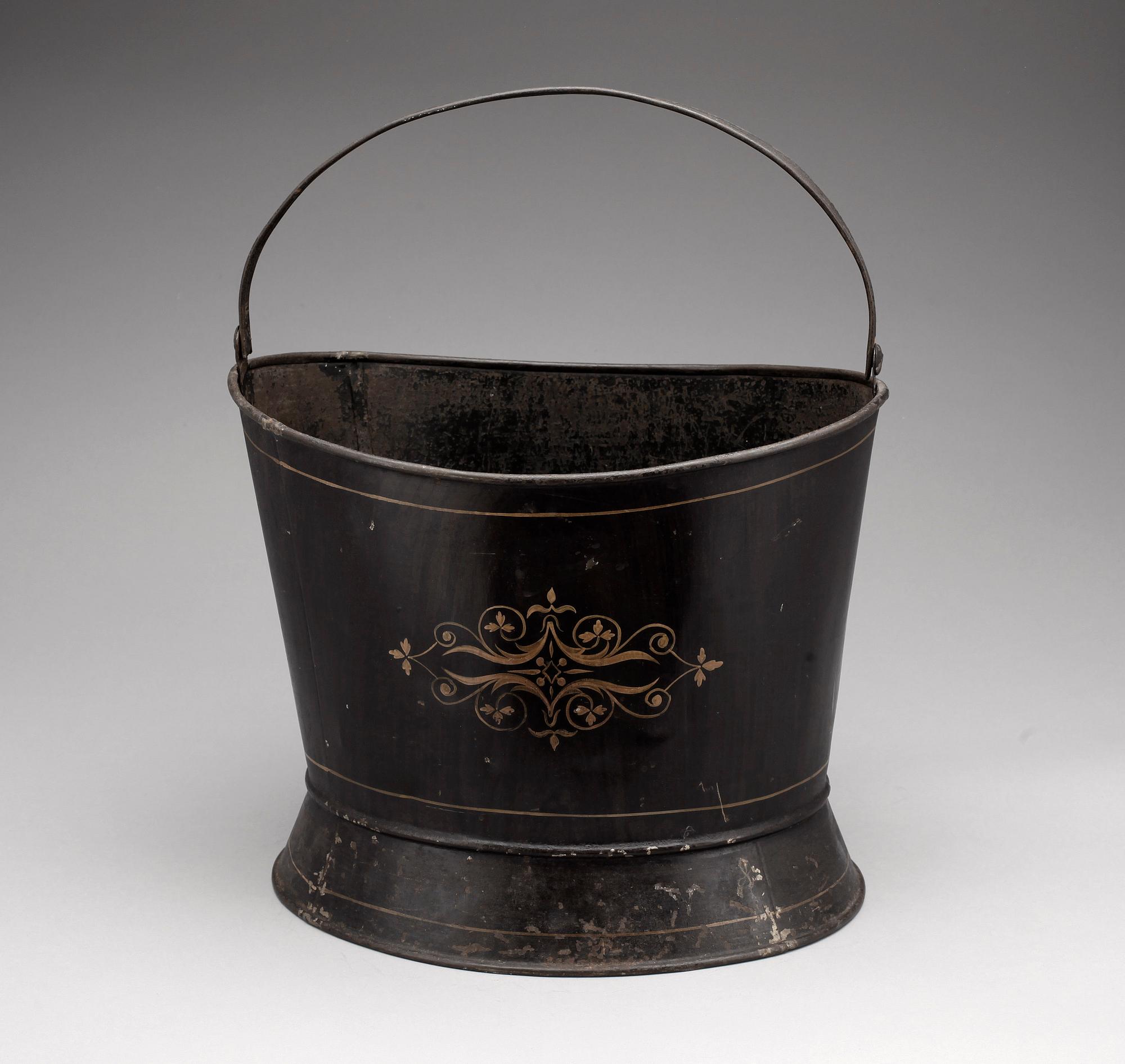 HINK, bemålad plåt, empire, 1800-talets första hälft.