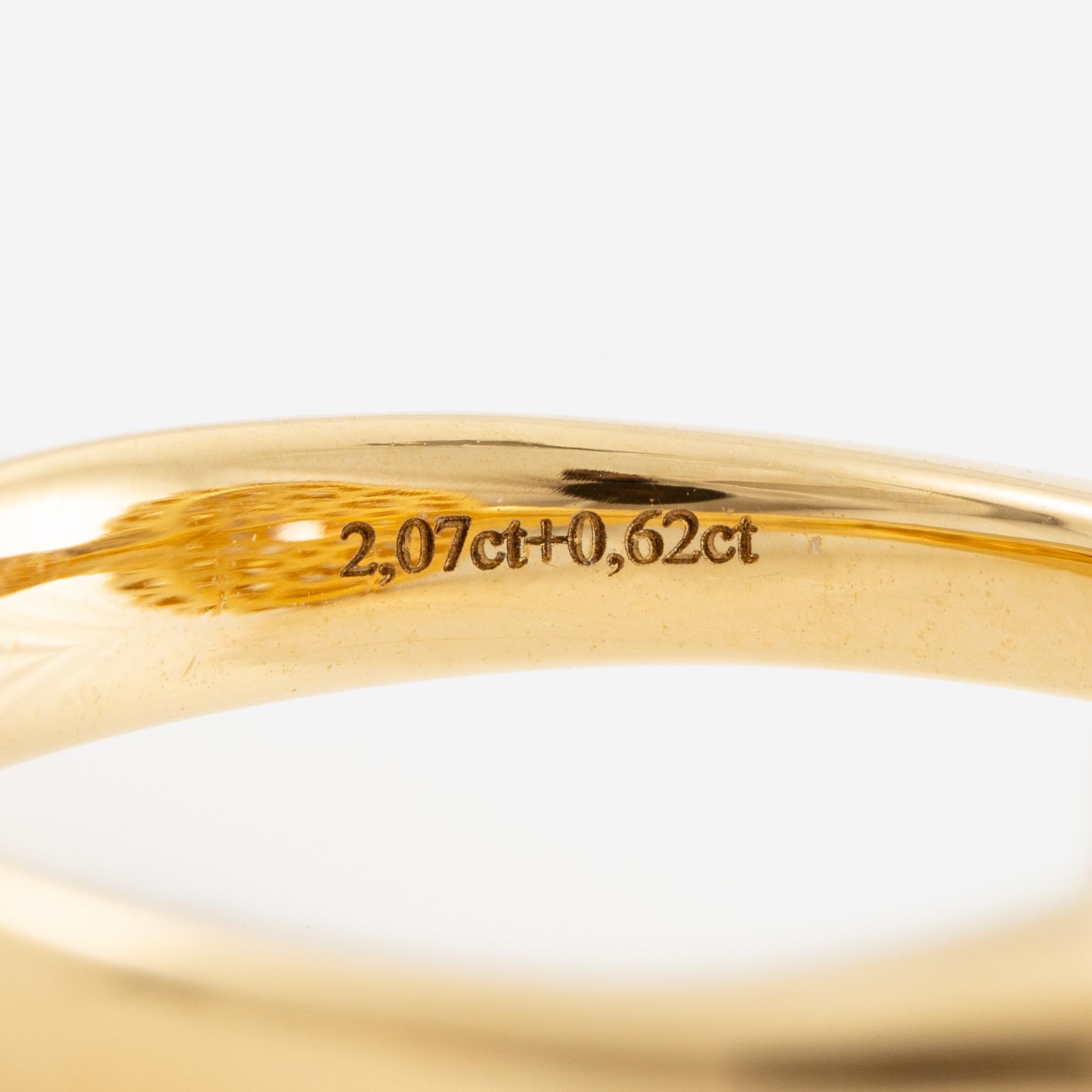 Ring in 18K gold with morganite and brilliant-cut diamonds.