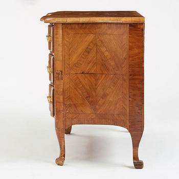 A Swedish late Baroque commode by Johan Hugo Fürloh (master in Stockholm 1724-1745).