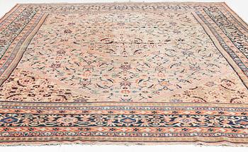 Matta, orientalisk, semiantik, ca 415 x 365 cm.