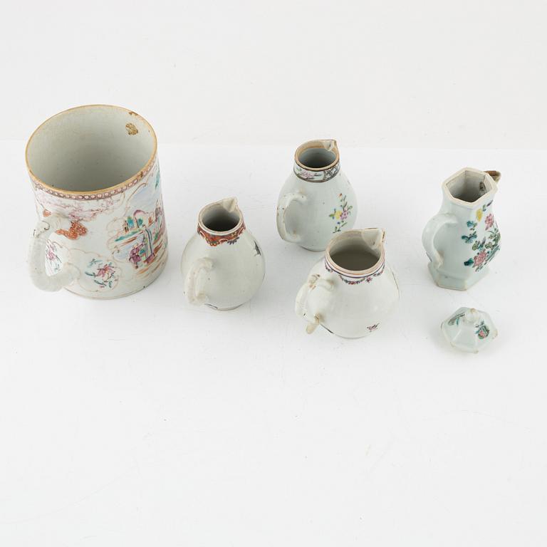 A porcelain mug and four creamers, China, 18th centruy.