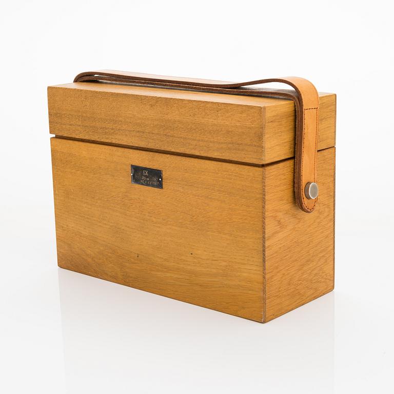 Kaj Franck, A liquor box, 'Napakymppi', for Nuutajärvi Notsjö Finland 1961-1968.