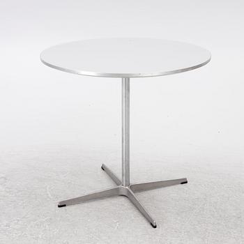 Arne Jacobsen, A coffee table, by Fritz Hansen, dated 2000.