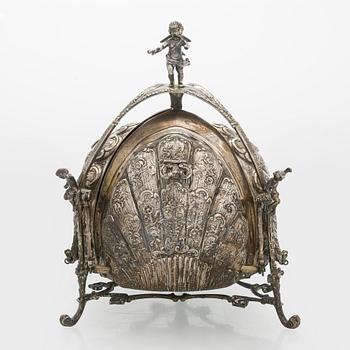 Biscuit / bread warmer, silver, Holland, later half of the 20th century.