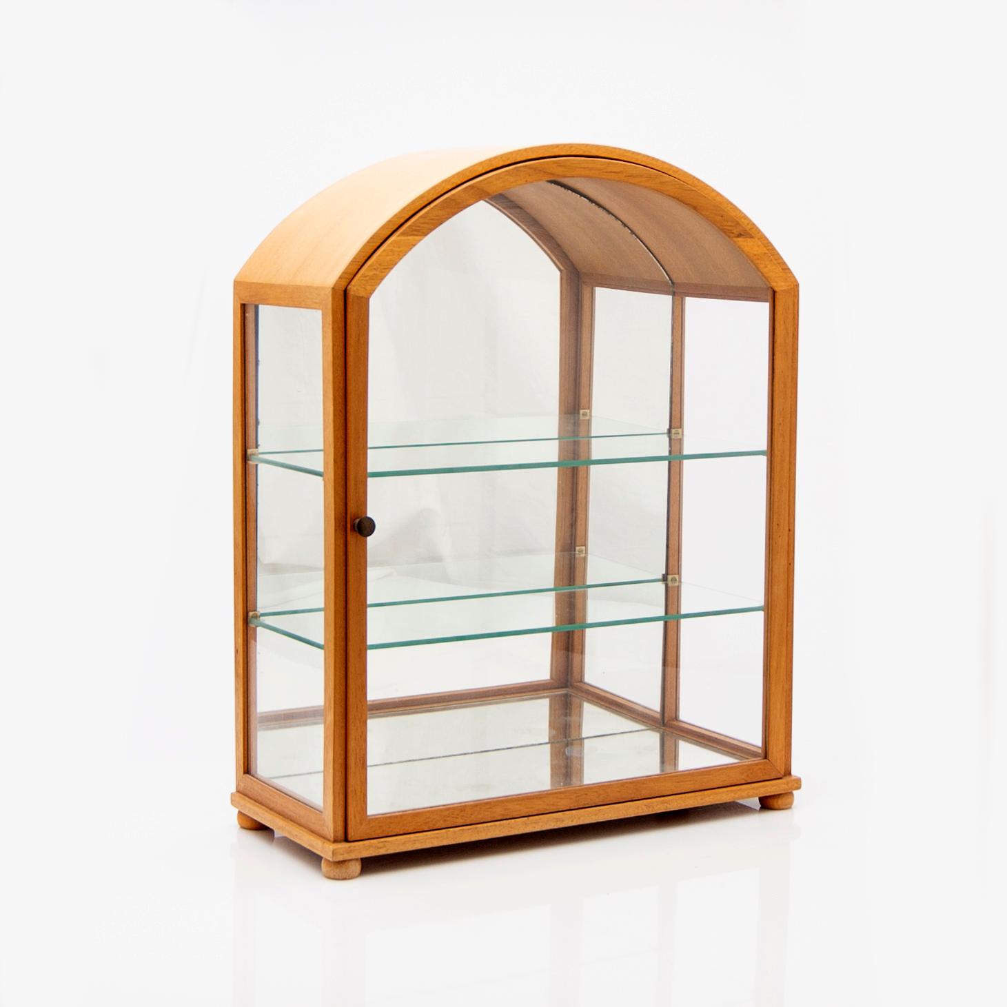 Josef Frank, a table vitrine, model 2070, Svenskt Tenn, mid-20th century.