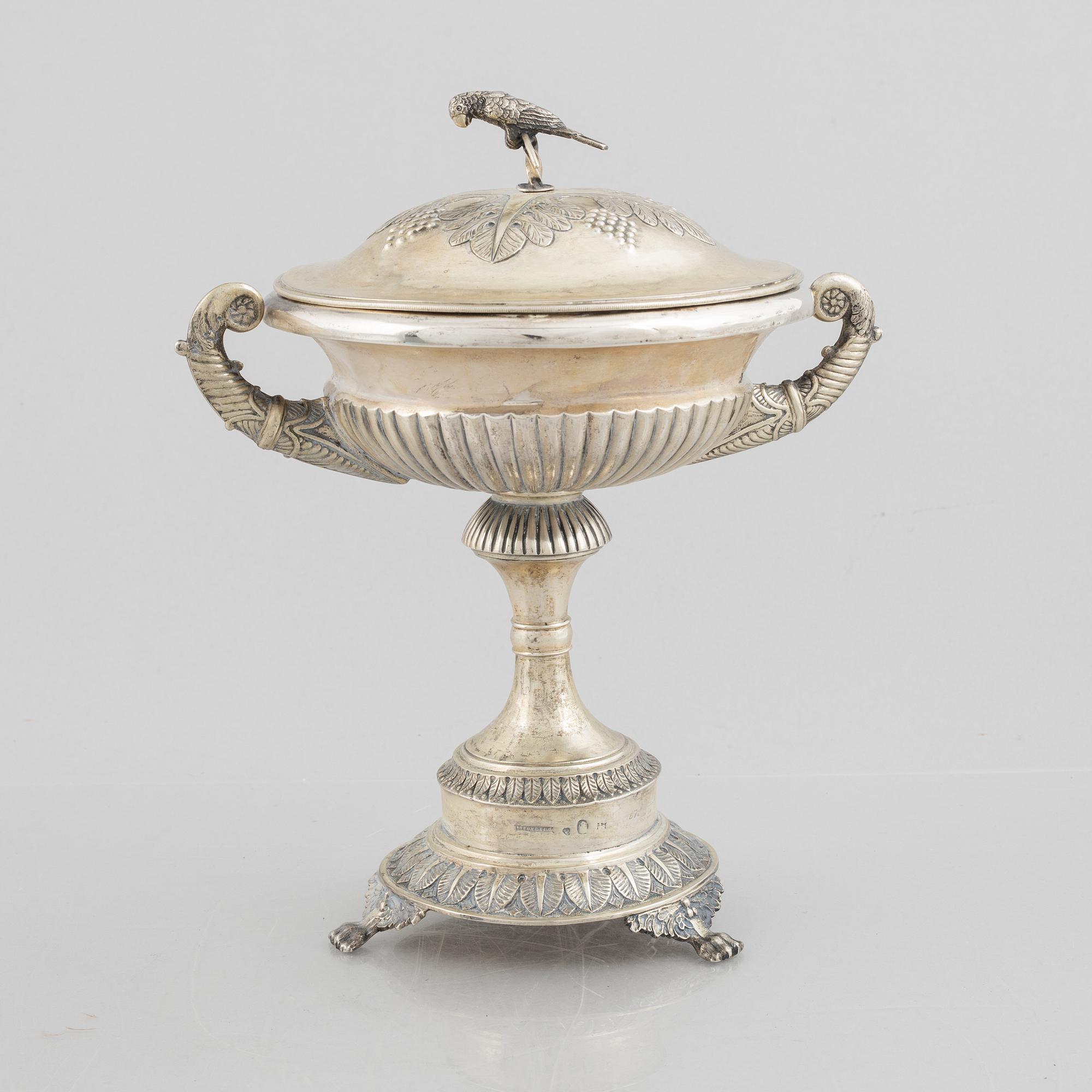 A Swedish silver sugar bowl with cover, marks of Magnus Fryberg, Jönköping 1830.
