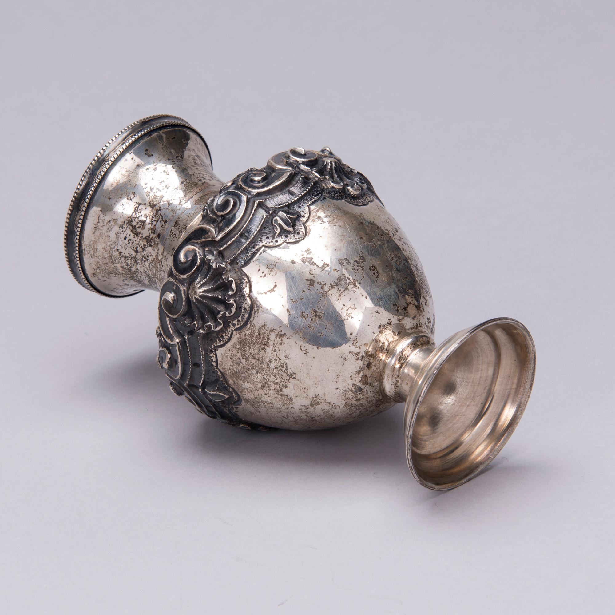 VAS, silver, bär finska kontrollstämplar 1956. Vikt ca 151 g.