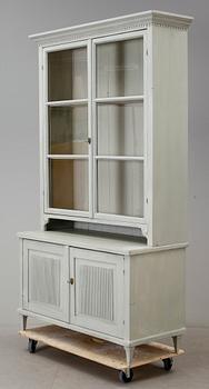 SKÅP, gustaviansk stil, 1900/2000-tal.