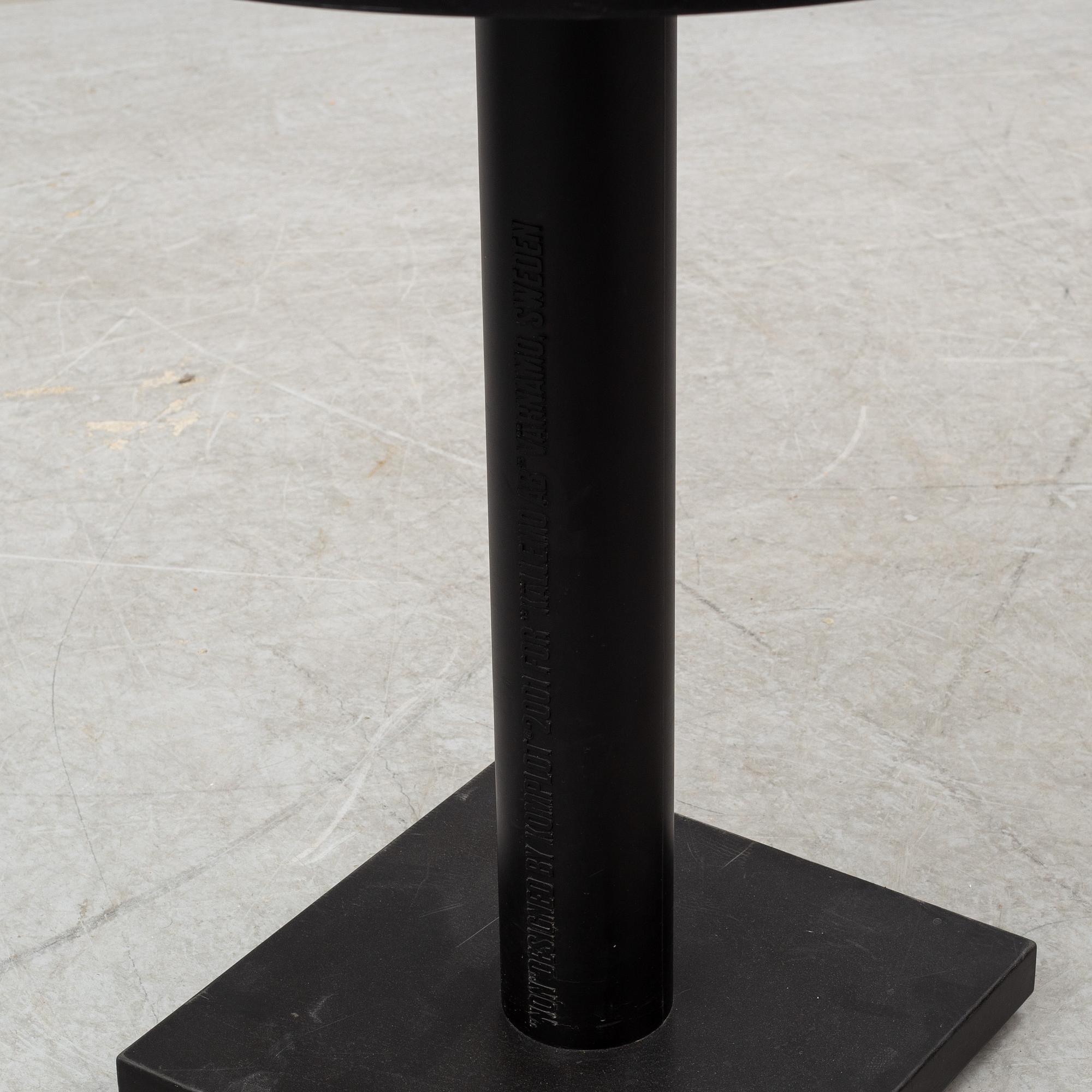 BORIS BERLIN/POUL CHRISTIANSEN, bord med två stolar, "Non", Komplot design, Källemo.