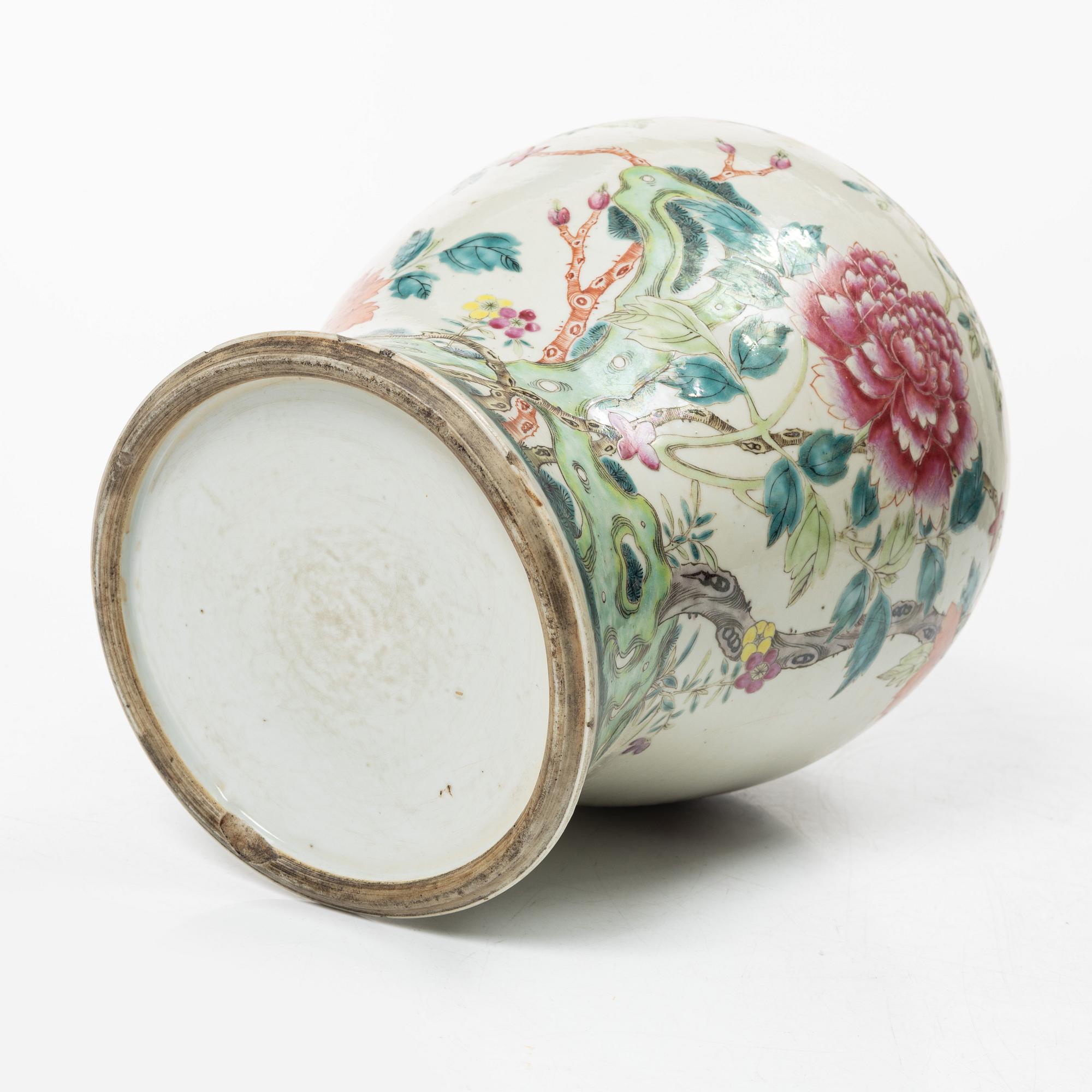 Urna, porslin, Kina, Qingdynastin, 1800-tal.