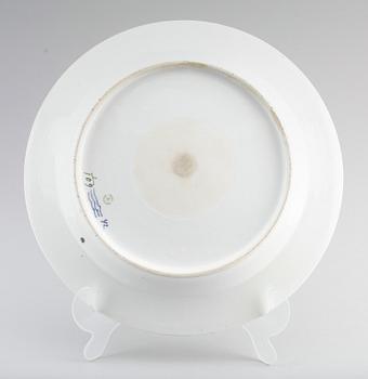 SERVERINGSFAT, 2 st, porslin, "Musselmalet", Royal Copenhagen.