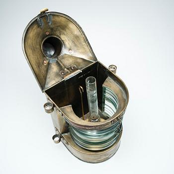 FOTOGENLAMPA / SKEPPSLYKTA, mässing och glas, marinstil, Tyskland 1900-talets första hälft.