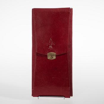 ETUI FÖR HANDSKAR, rött skinn, ca 1900.