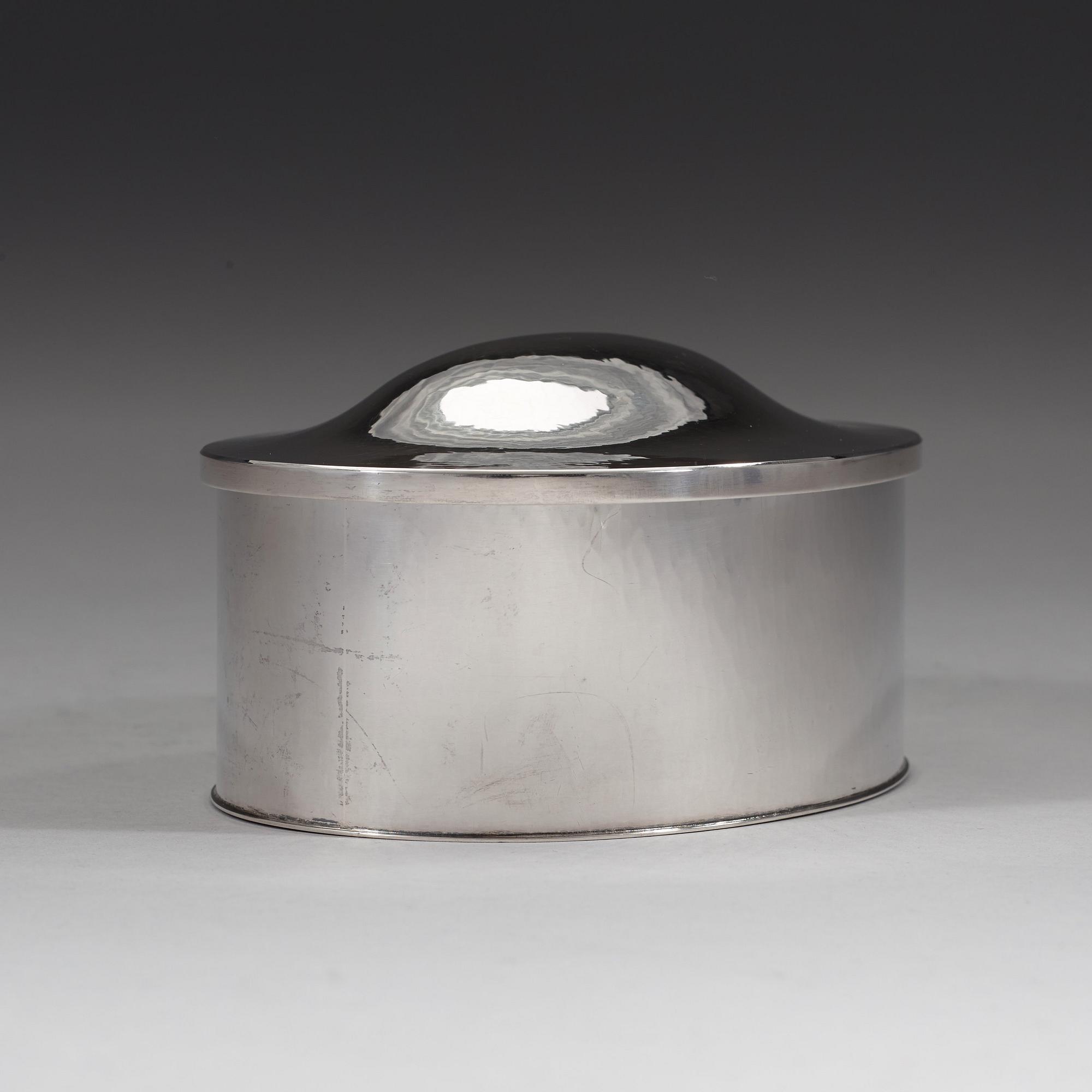 A Sigurd Persson sterling box, Stockholm 1973, executed by Wolfgang Gessl.