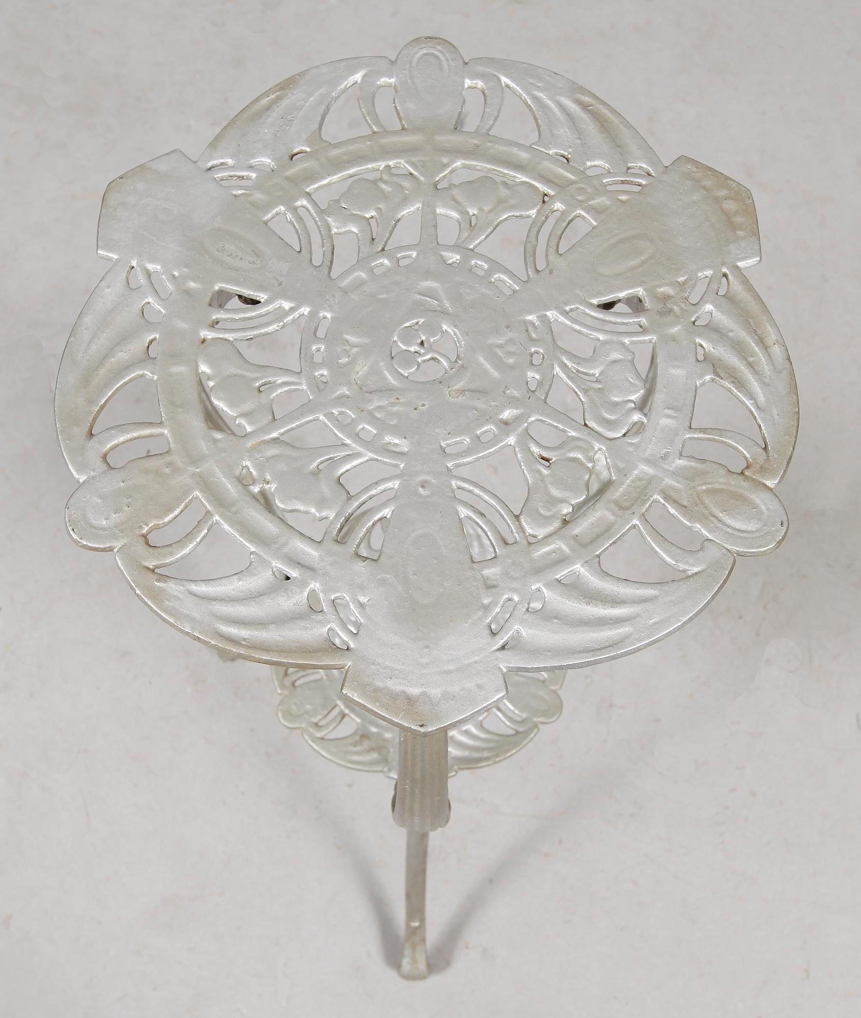 PEDISTAL, försilvrat gjutgods, jugendstil, 1900-talets första hälft.