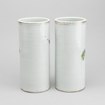 TWO CHINESE PORCELAIN VASES 20TH CENTURY,