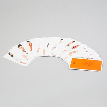KNOTTING CARDS, "Cartes À Nouer", Hermès. Kort i originaletui med 21 olika sätt att knyta Hermès-scarfar på.