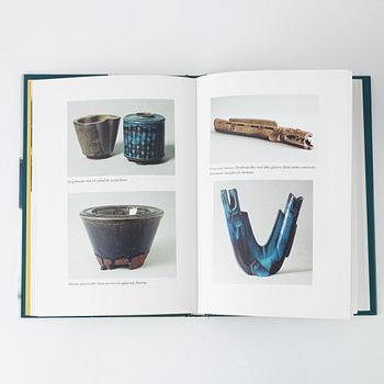 Böcker om svensk keramik. 19 st..