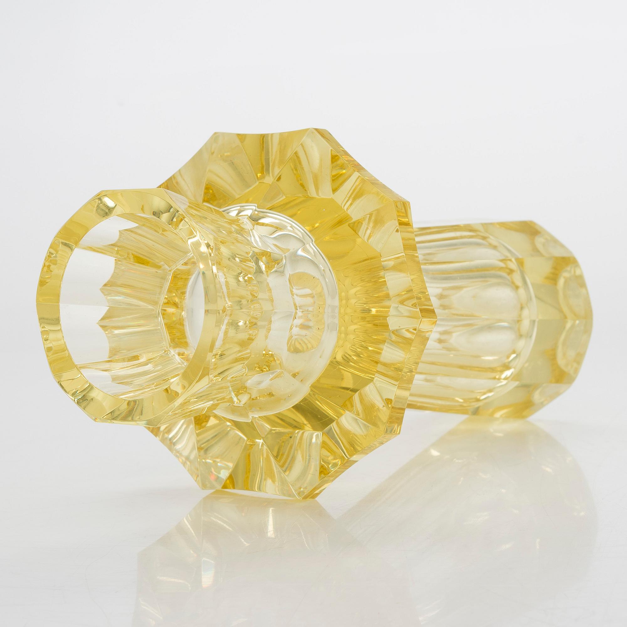 Aimo Okkolin, vas, "Fyr", signerad Aimo Okkolin, Riihimäen Lasi Oy.