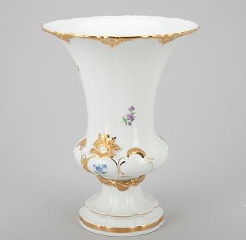 VAS, porslin, Meissen, 1900 talets senare hälft.