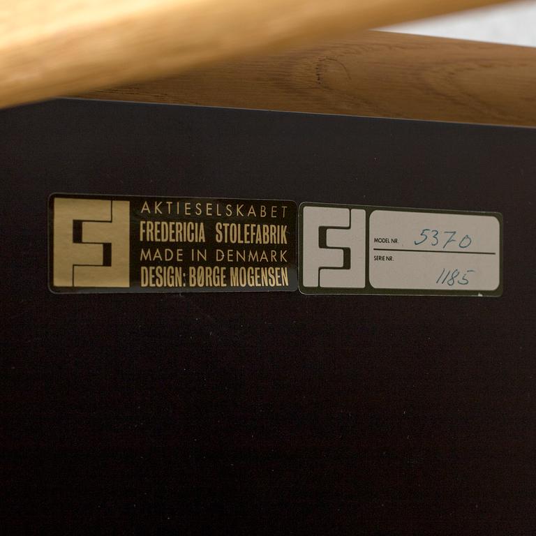 Børge Mogensen, an oak drinks trolley, model 5370, Fredericia Stolefabrik, Denmark, 1960's.