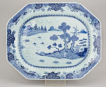 STEKFAT, 3 olika, porslin, Qianlong, Kina 1700-tal.