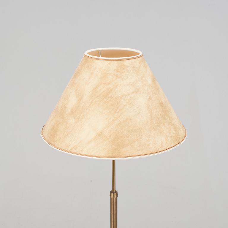 GOLVLAMPA, mässing och metall, Einar Bäckström, 1950-tal.