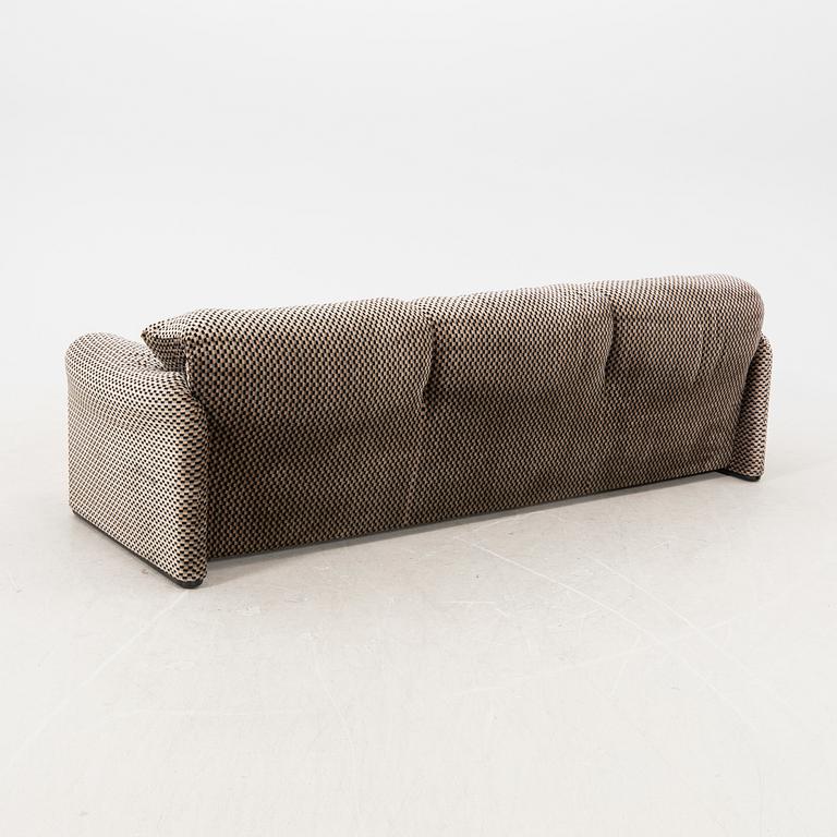Vico Magistretti, a 'Maralunga' sofa from Cassina, Italy, late 20th Century.