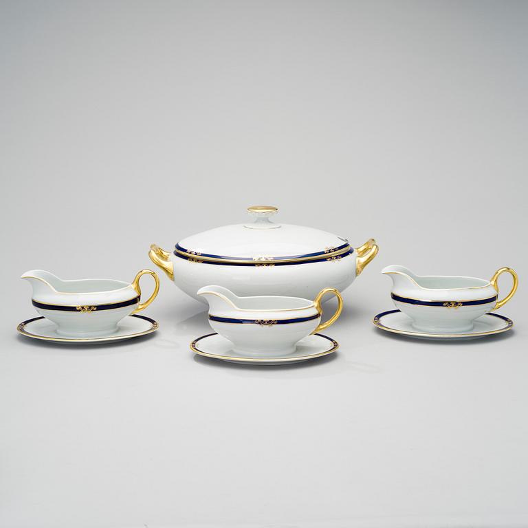 MATSERVIS, 89 delar, porslin, AB-modell, Arabia, Finland 1930-49. 3 st fat.